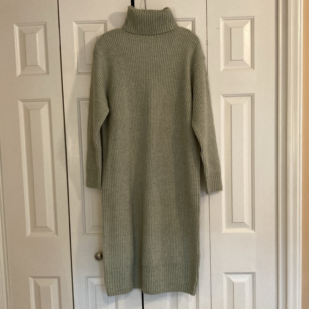 H&M RIB-KNIT TURTLENECK DRESS
